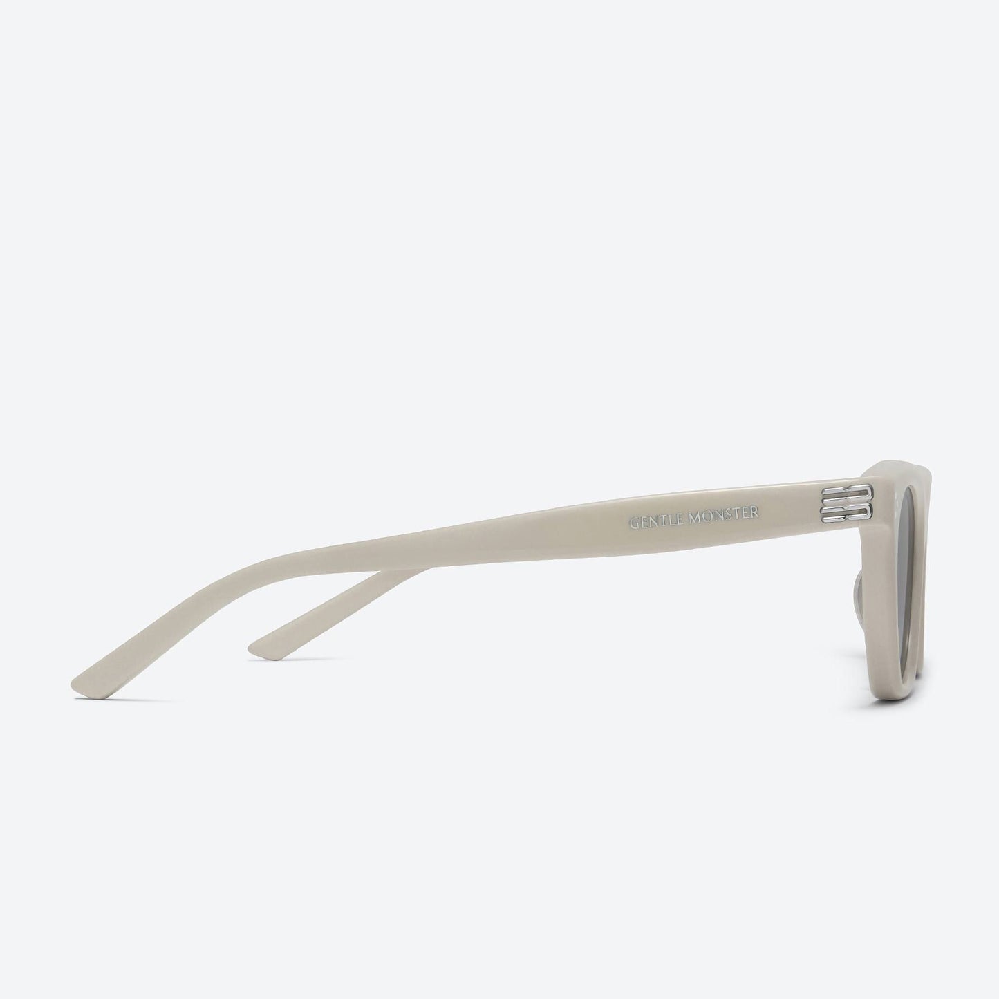 Gisele IV3 Ivory / Black