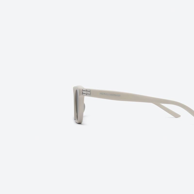 Gisele IV3 Ivory / Black